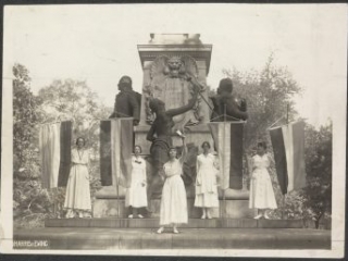 Suffrage protestors at the Lafayette statue in Washington, D.C., September 16, 1918, Harris & Ewing, 1918